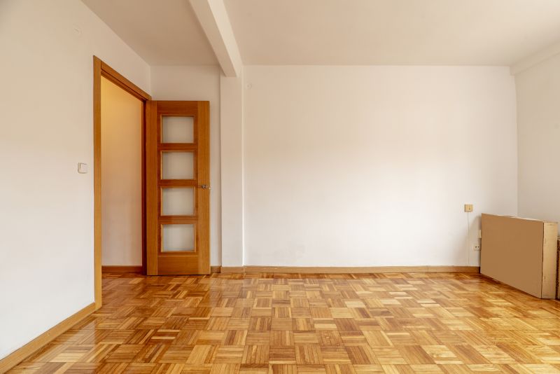 Floor Varnishing in Overland Park, KS